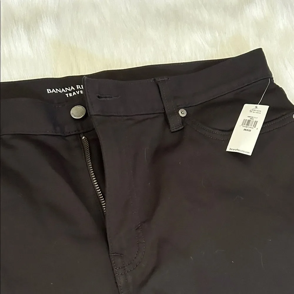 Banana Republic Men's Jet Black slim fil travelerJeans